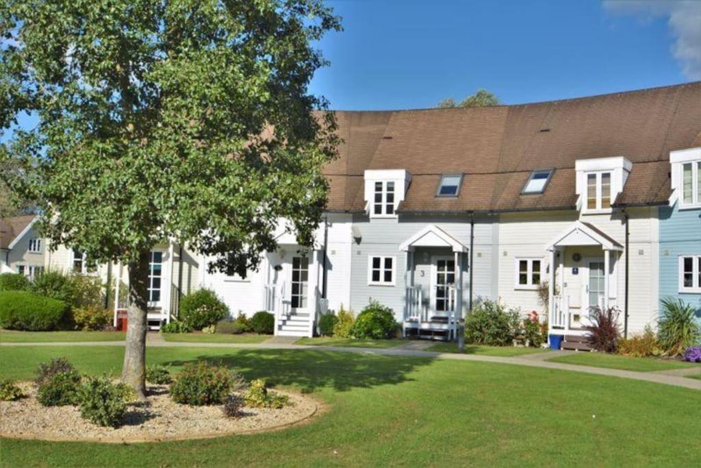 Charming Lake House Nature Retreat In Cotswold Water Park, South Cerney Near Cirencester Kültér fotó