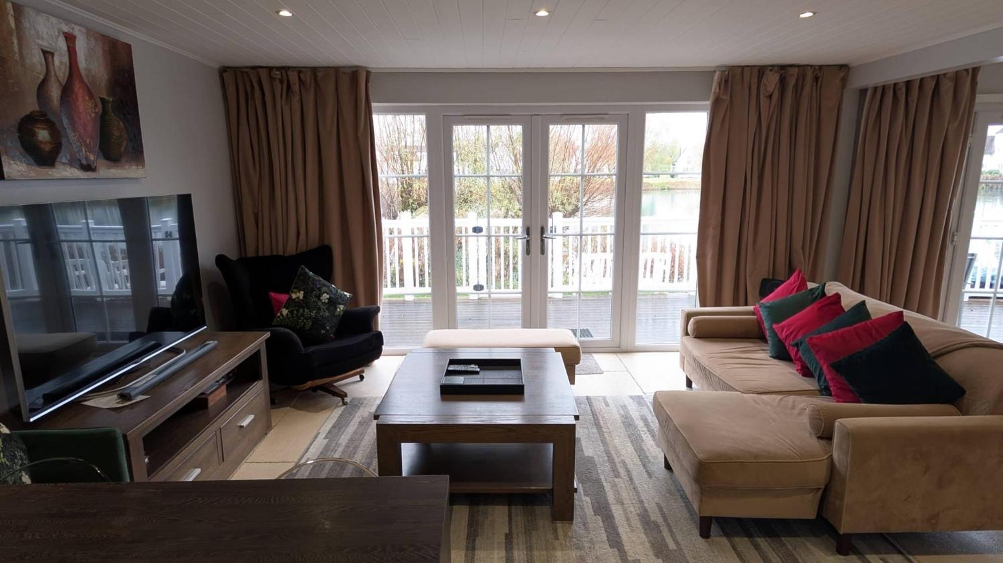 Charming Lake House Nature Retreat In Cotswold Water Park, South Cerney Near Cirencester Kültér fotó