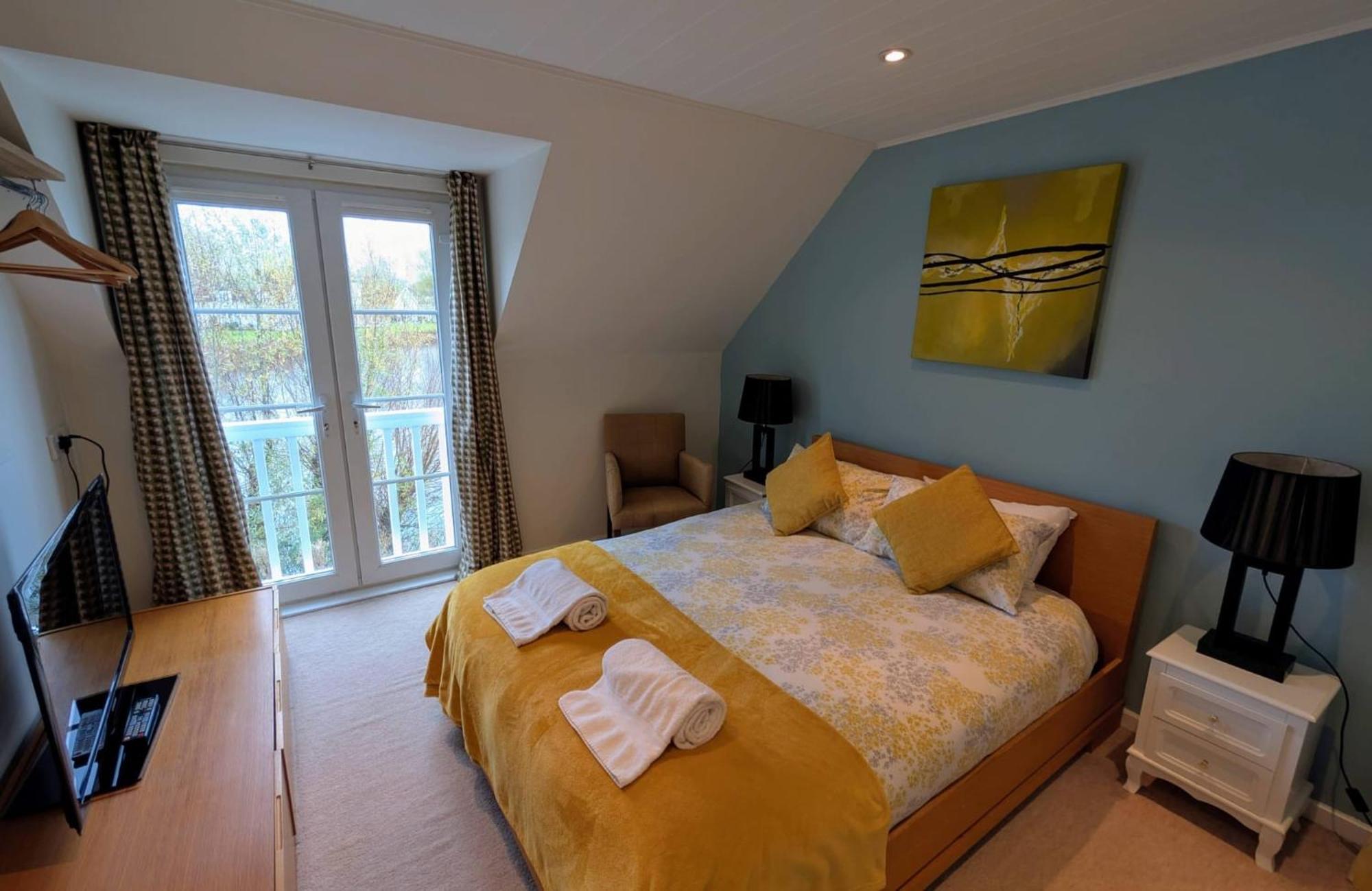 Charming Lake House Nature Retreat In Cotswold Water Park, South Cerney Near Cirencester Kültér fotó